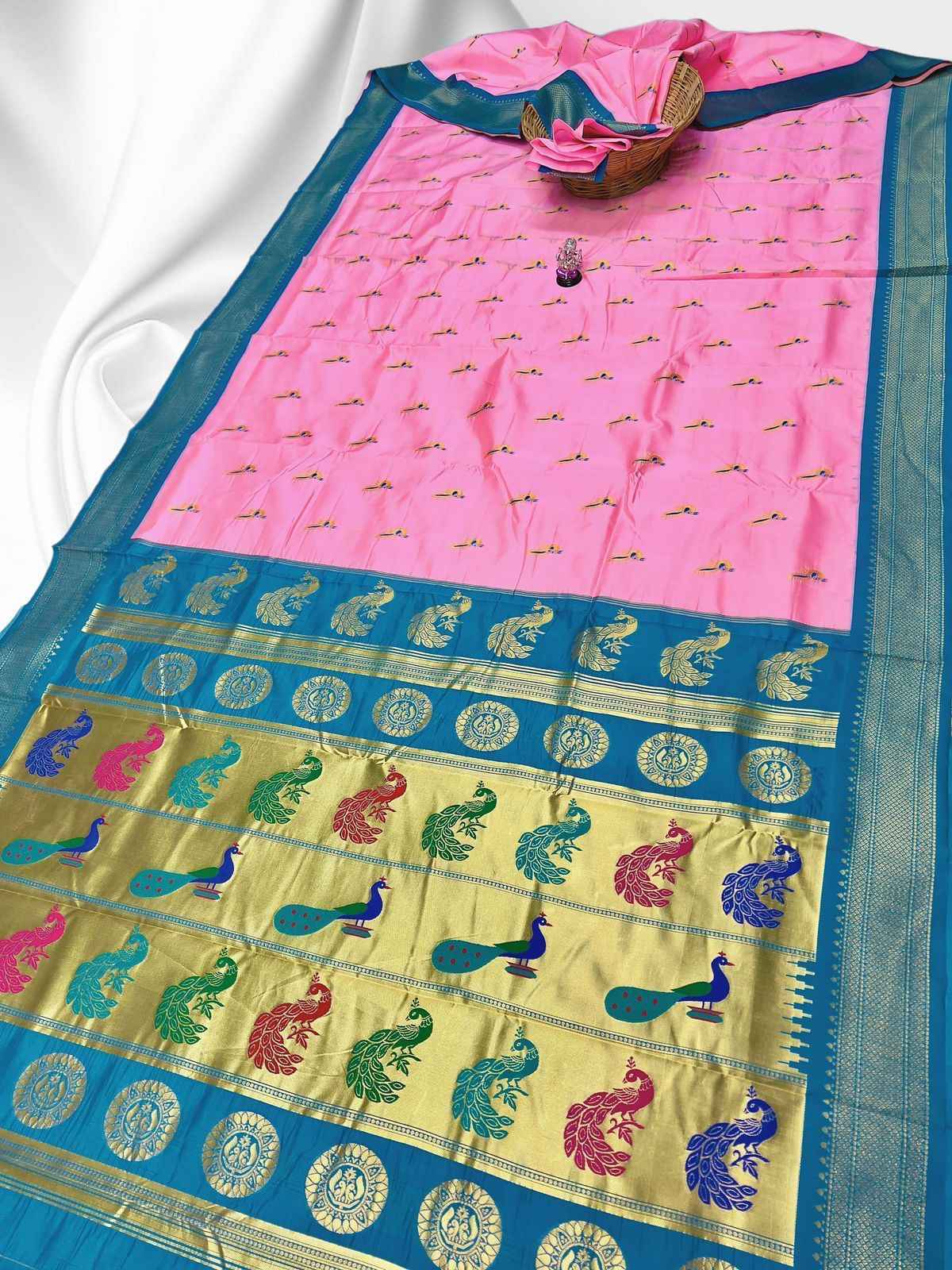 Ridhima Kadiyal Paithani