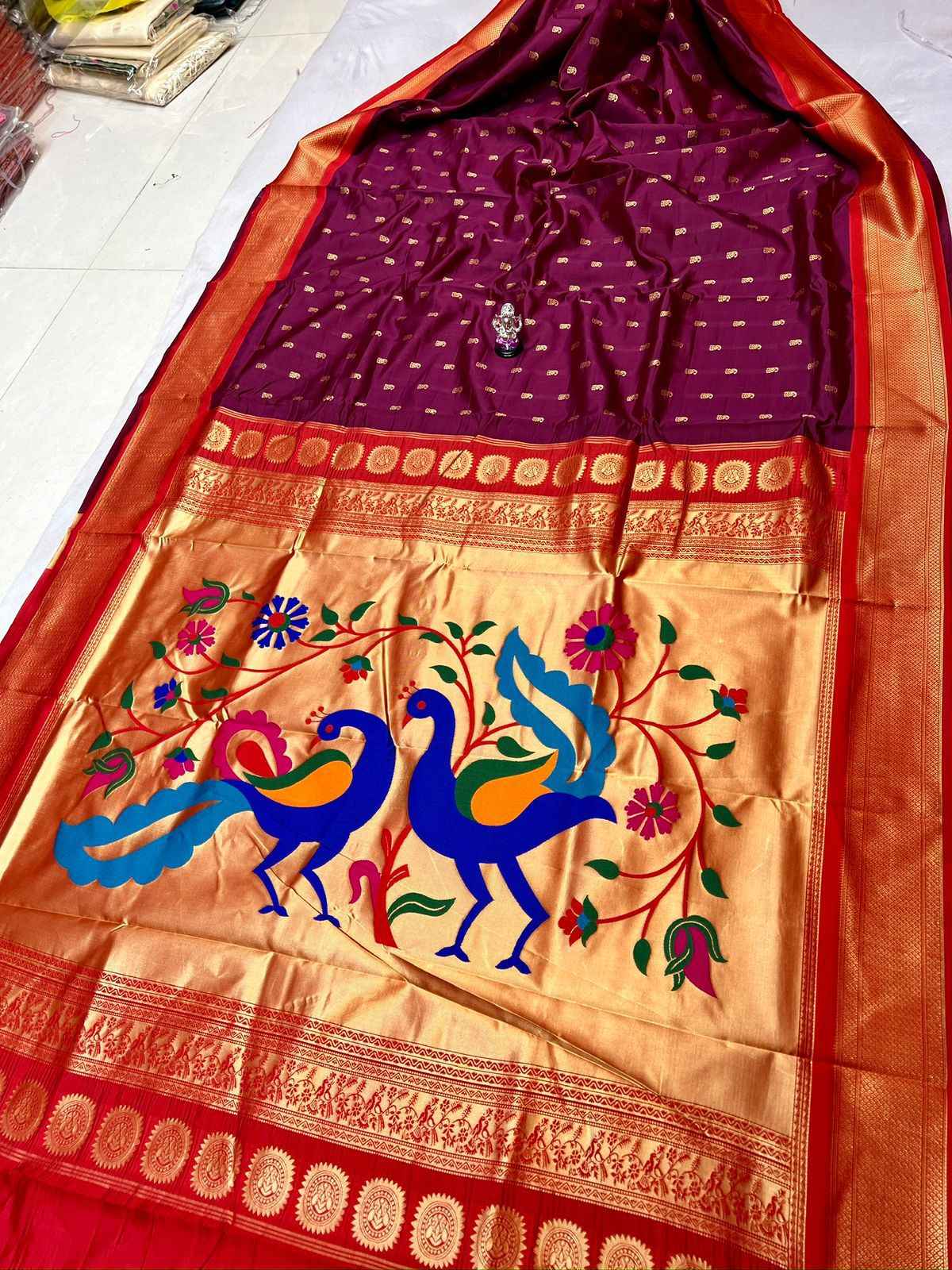 9 vaar Kadiyal Paithani