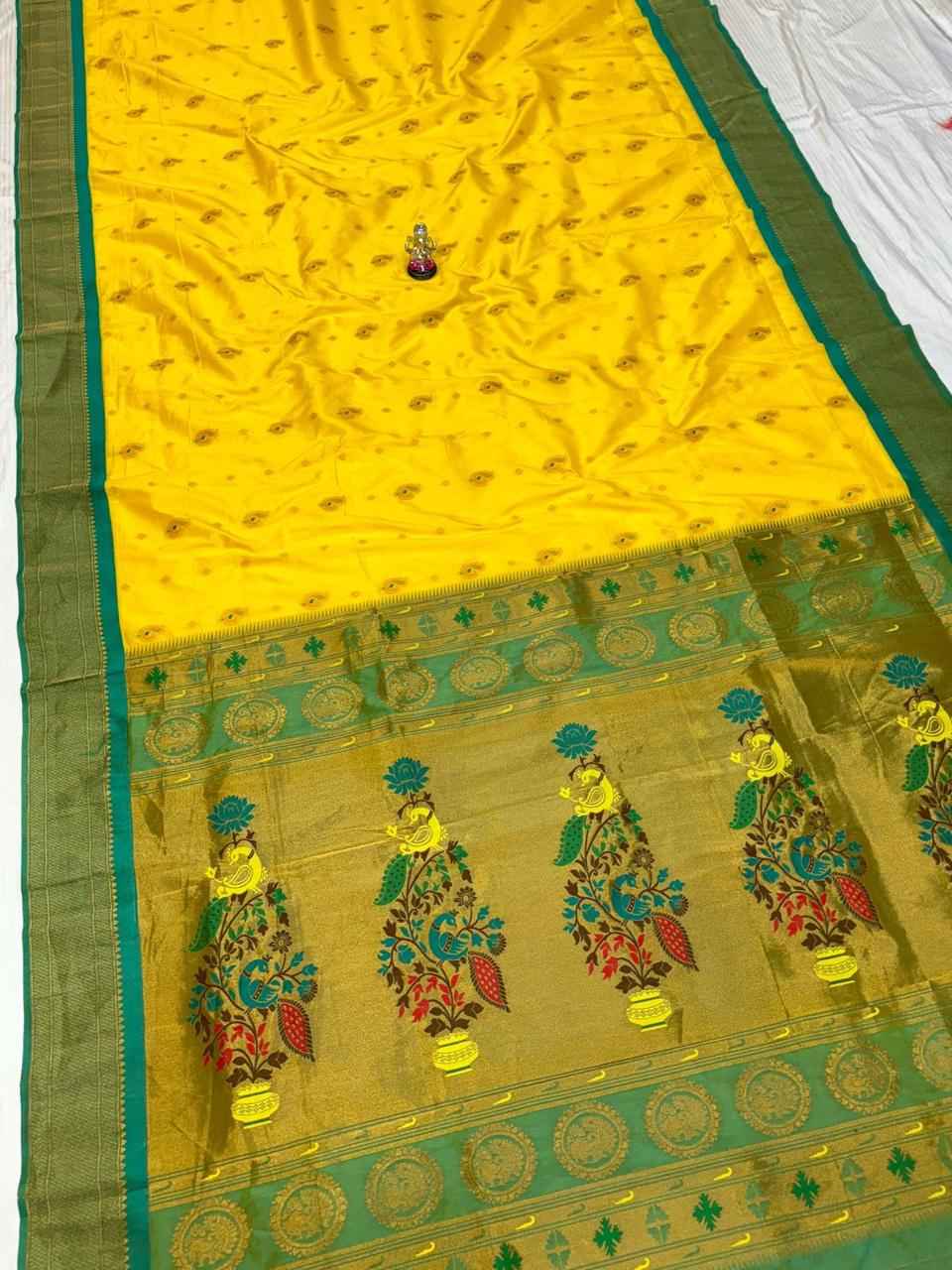 Janhvi Kadiyal Paithani