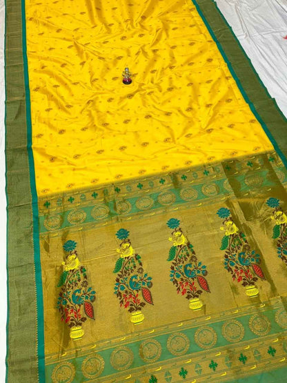 Janhvi Kadiyal Paithani