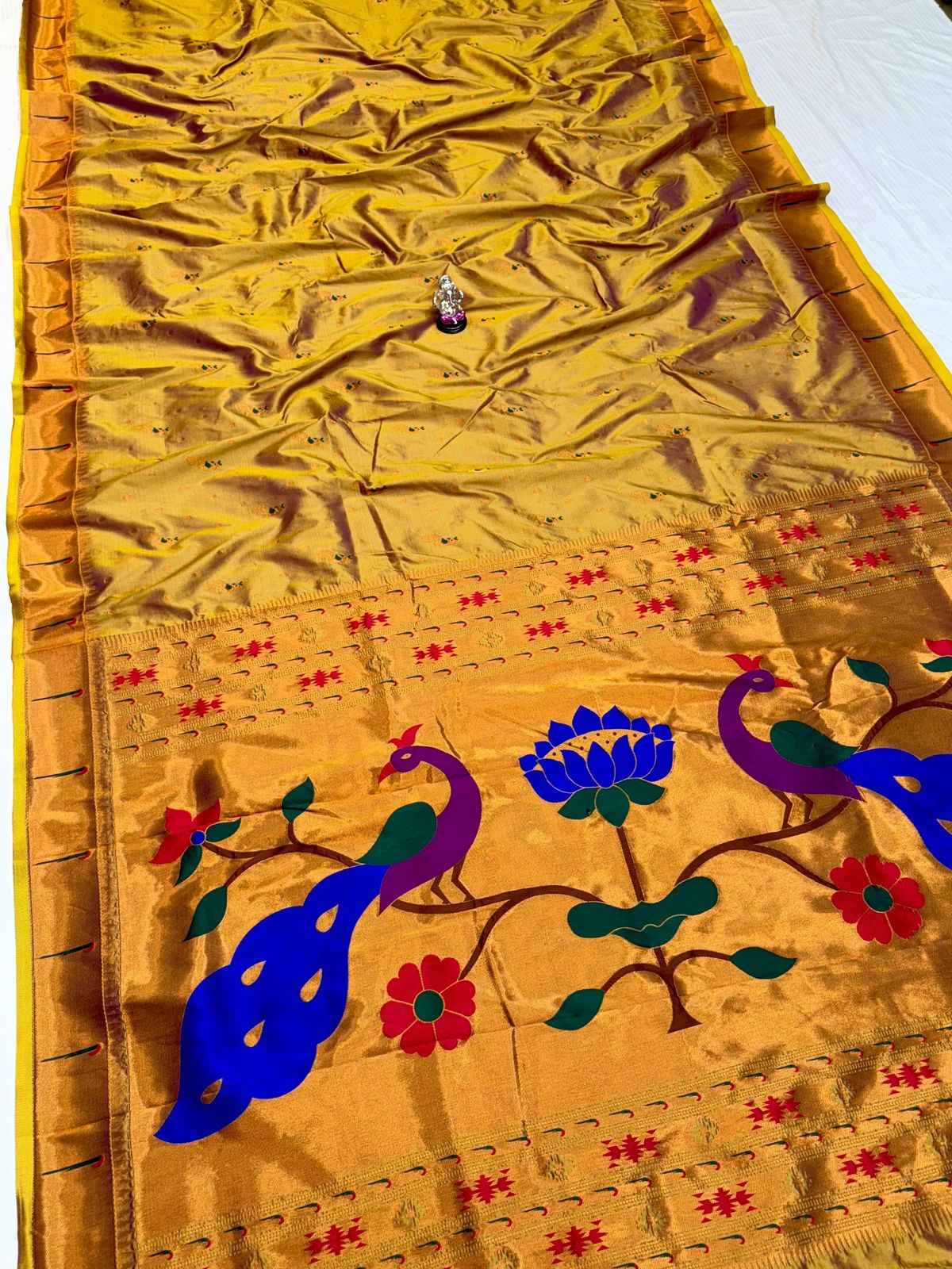 Tejasvi Muniyaa Paithani