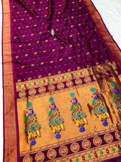 Janhvi Kadiyal Paithani