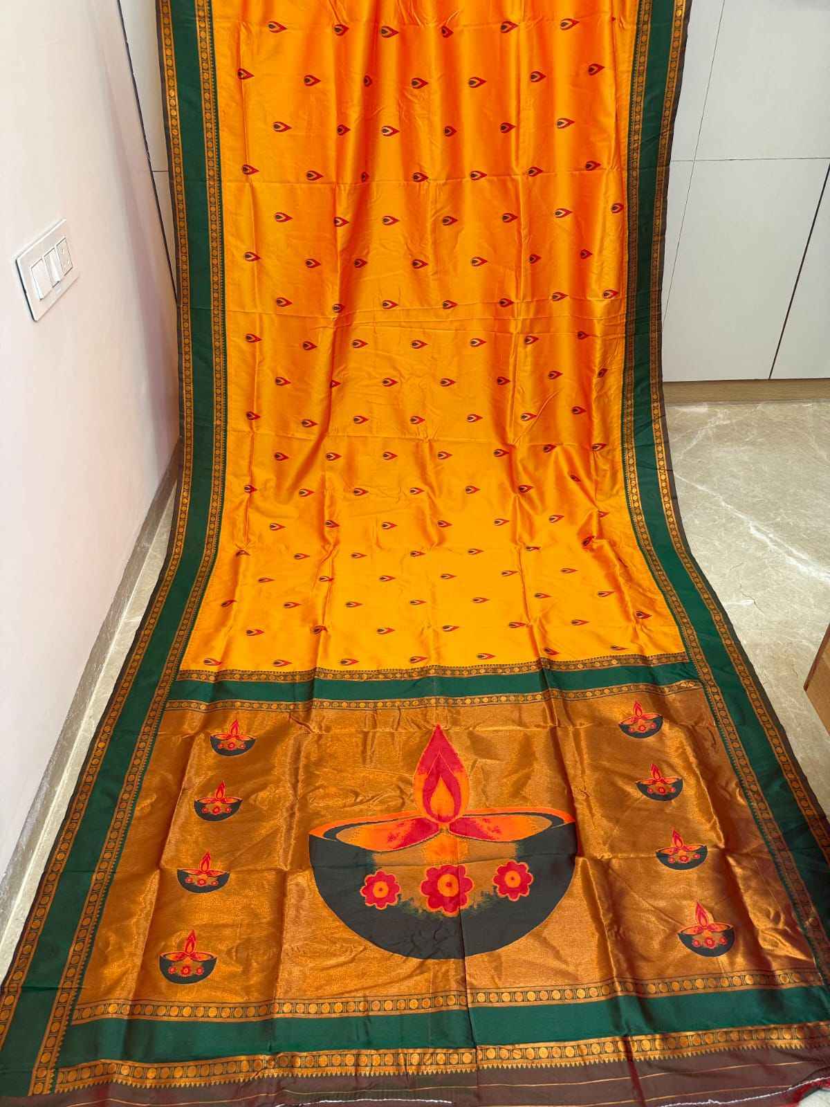Diya Pallu Paithani