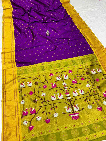 Beautiful Swan Paithani