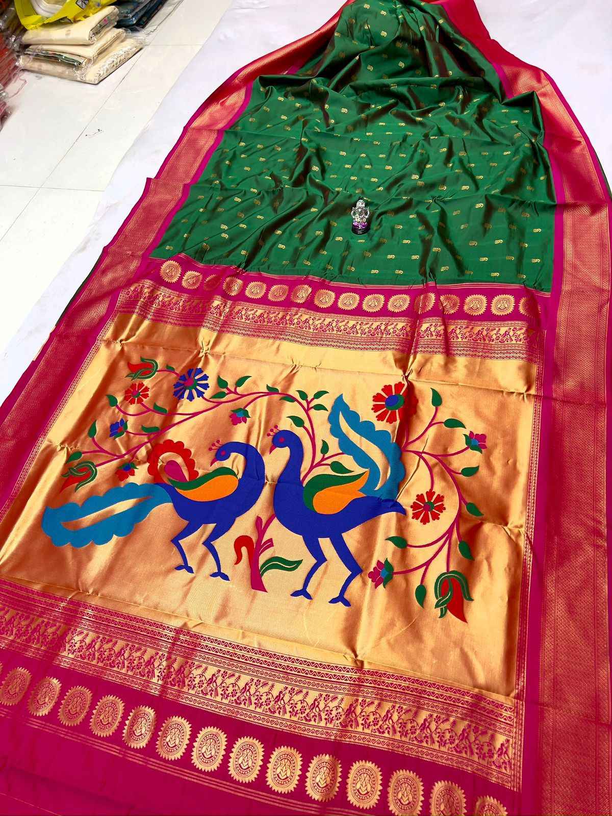 9 vaar Kadiyal Paithani