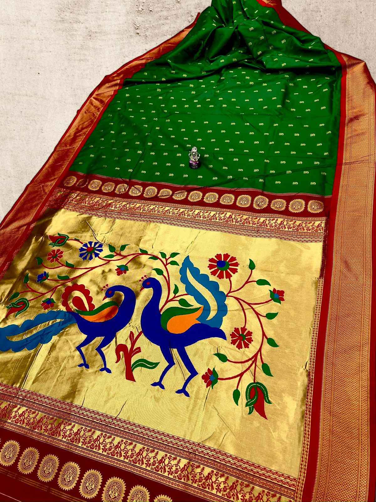 9 vaar Kadiyal Paithani