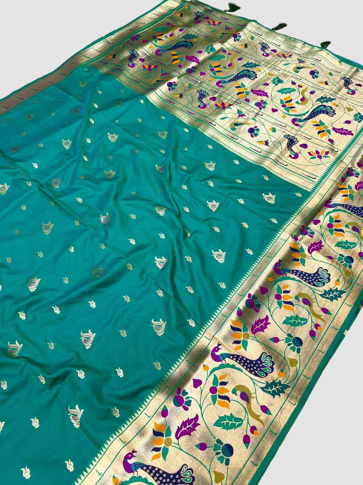 Tanvira Brocade Border Paithani