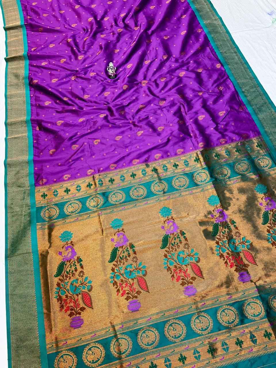 Janhvi Kadiyal Paithani