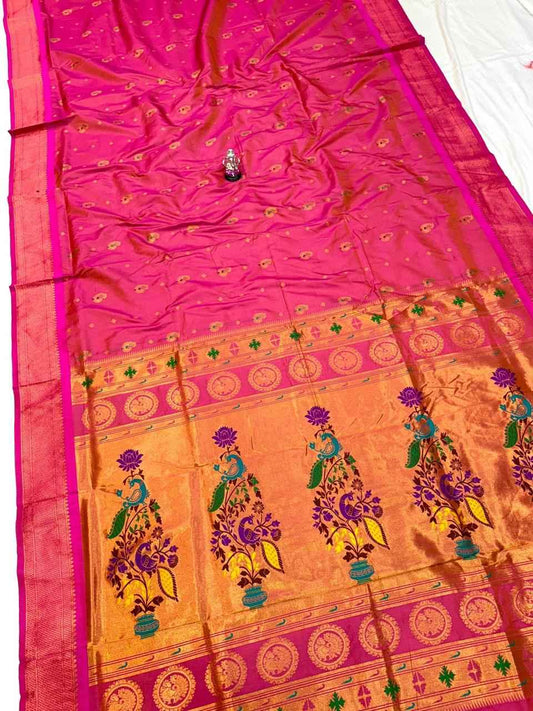 Janhvi Kadiyal Paithani