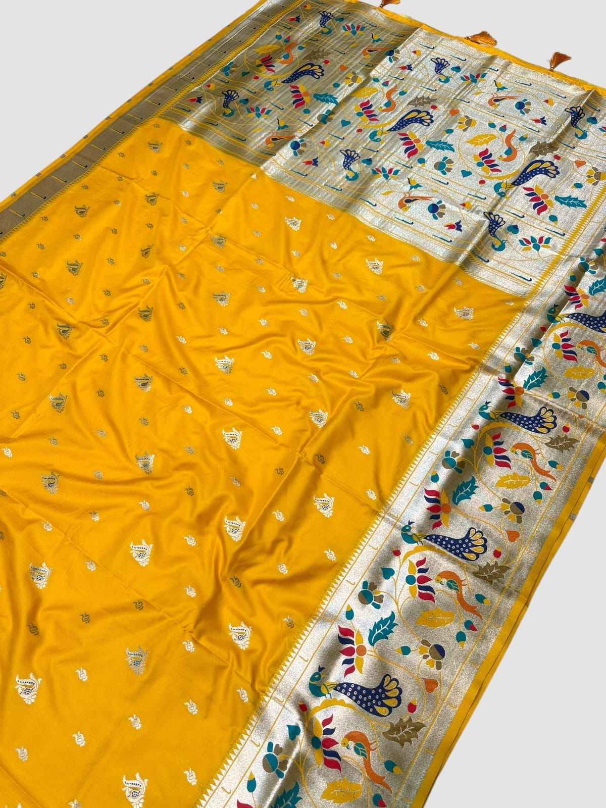 Tanvira Brocade Border Paithani