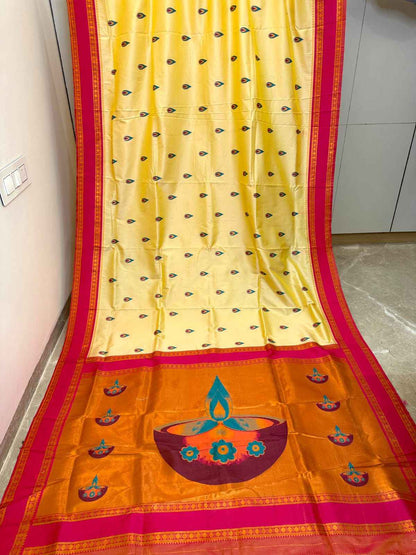 Diya Pallu Paithani