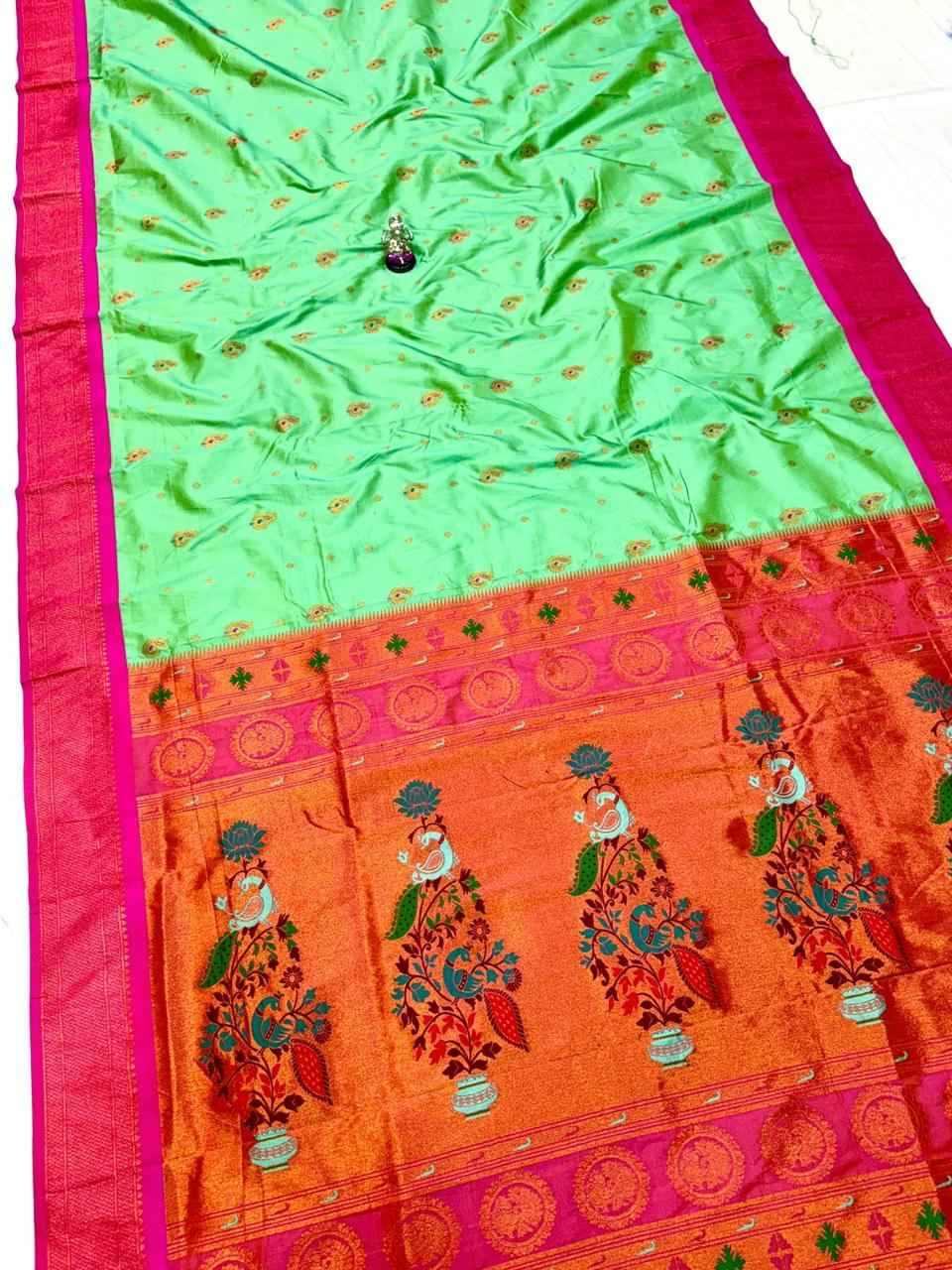 Janhvi Kadiyal Paithani