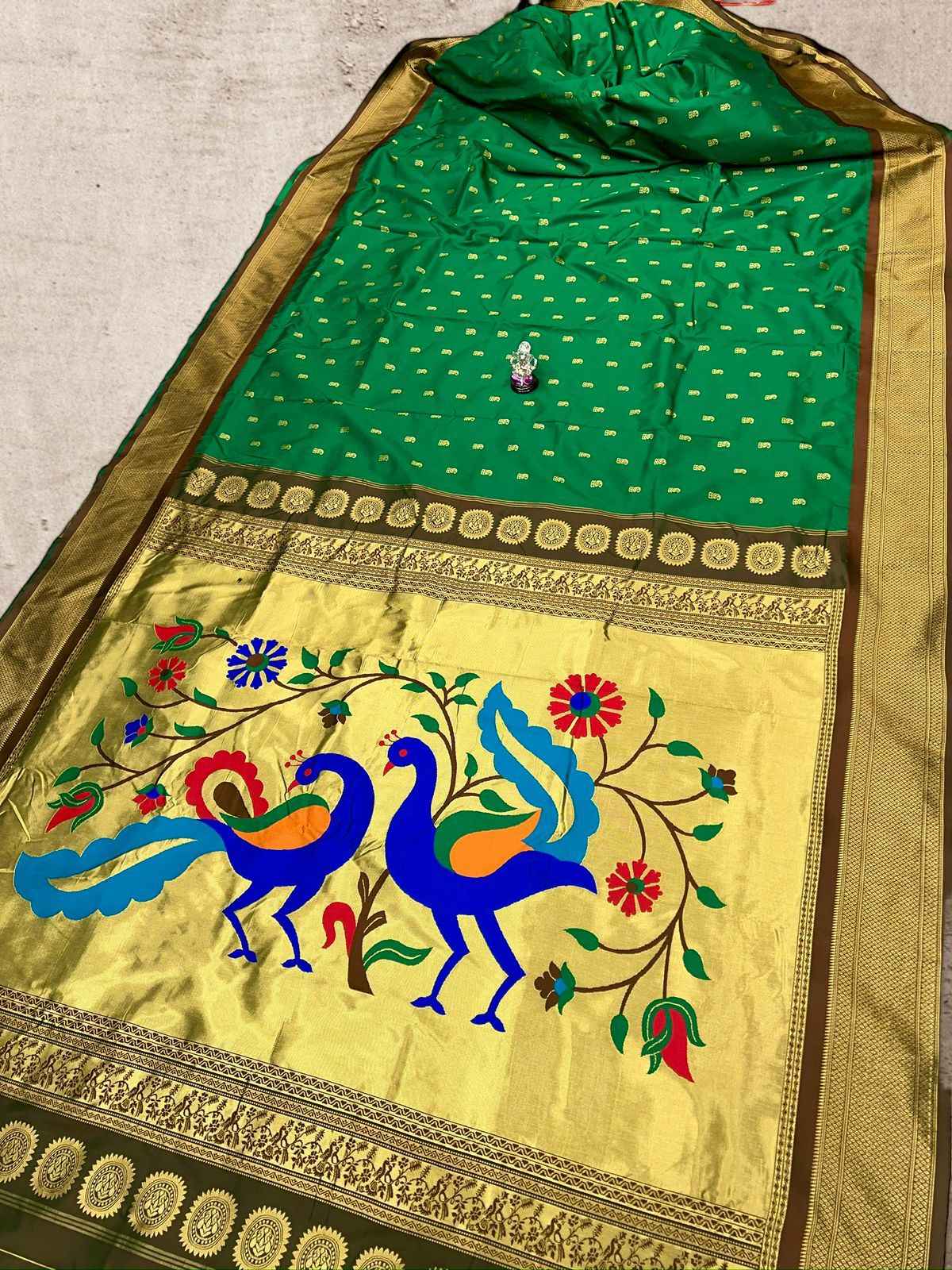 9 vaar Kadiyal Paithani