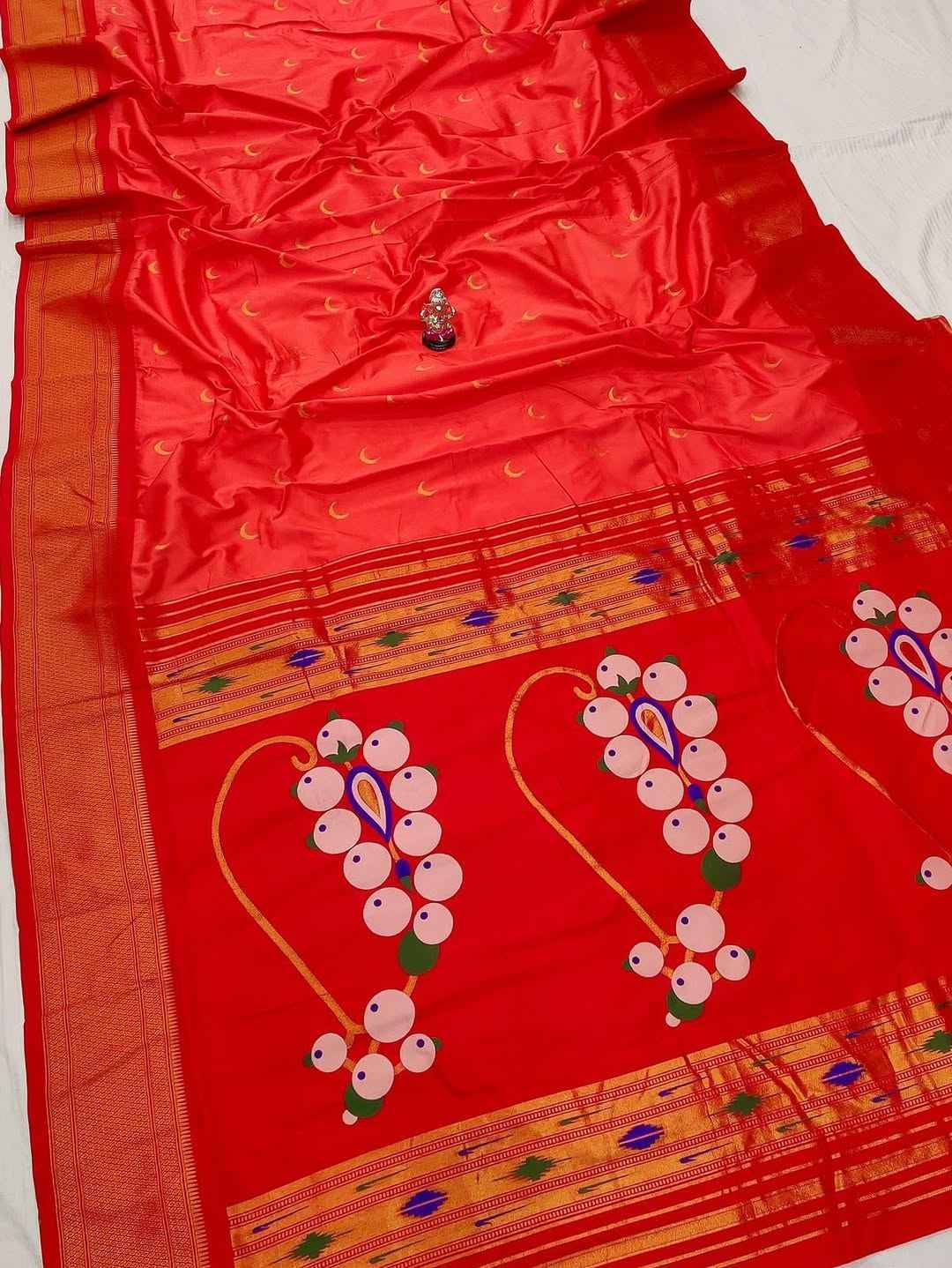 Nath Pallu Chandrakor Paithani