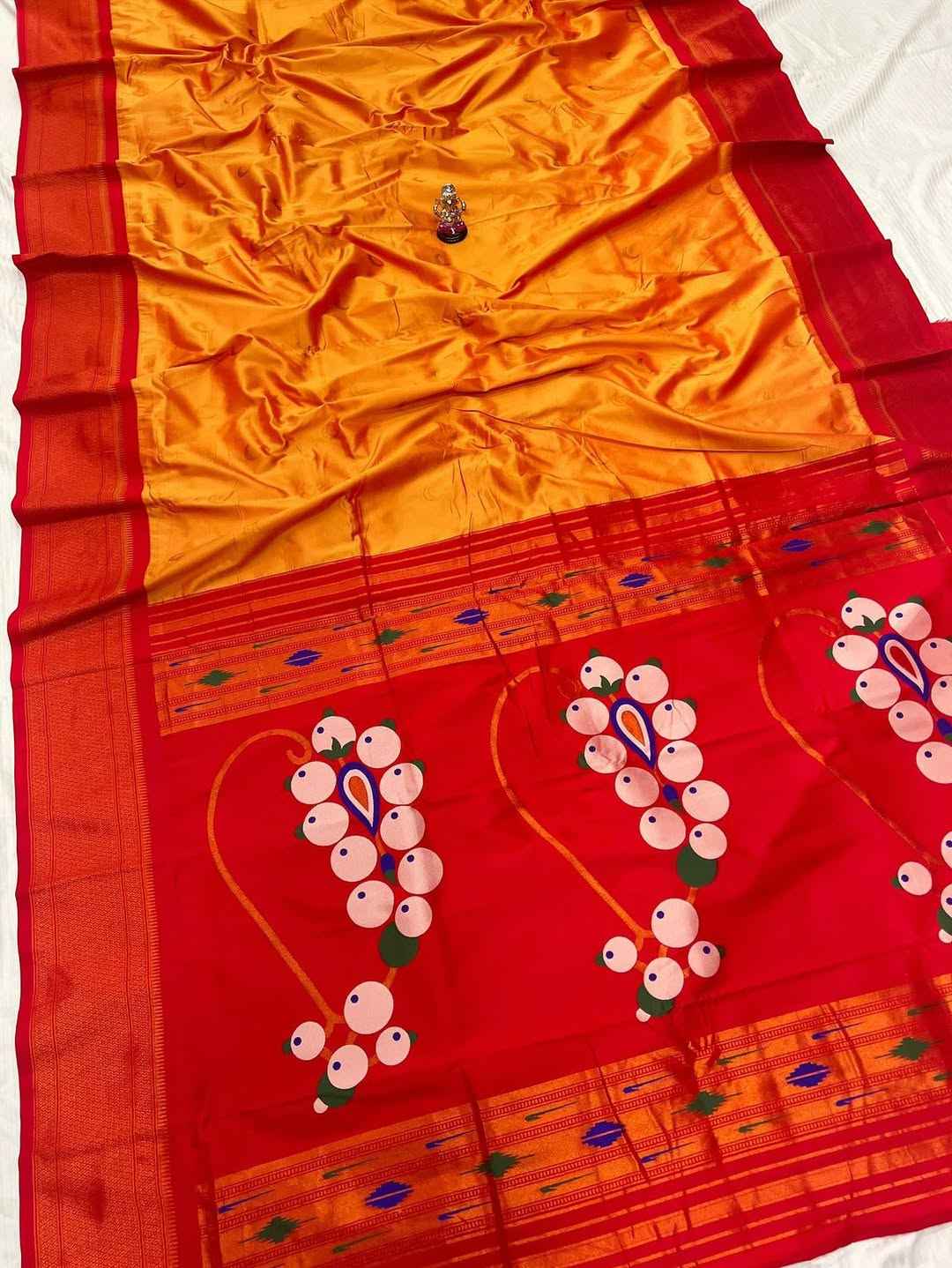 Nath Pallu Chandrakor Paithani