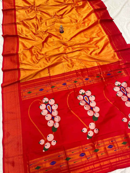 Nath Pallu Chandrakor Paithani
